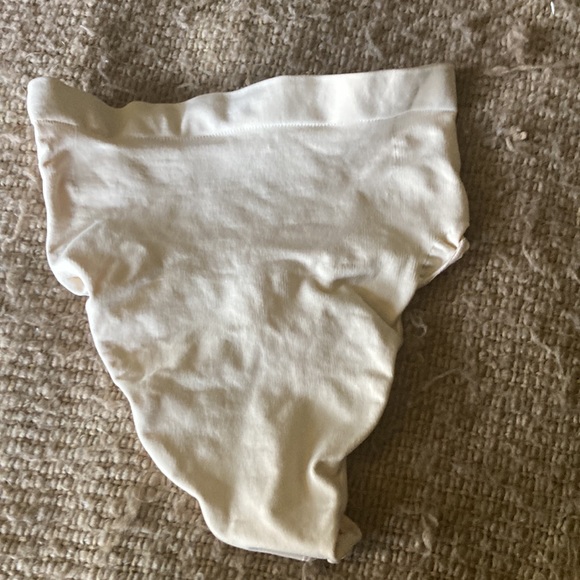 Skim’s - Picture 2 of 10